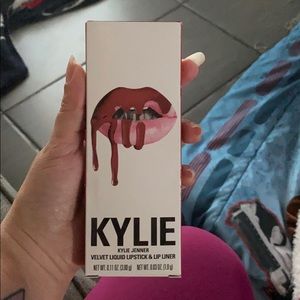 Kylie Cosmetics Dazzle Lip Kit Velvet Lipstick